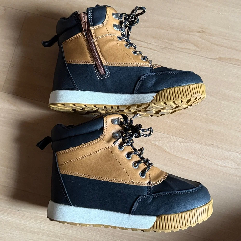 BOYS NWOT -5°F TEMPERATURE RATED WINTER SNOW BOOTS UNISEX LACE UP NAVY SIZE 2
